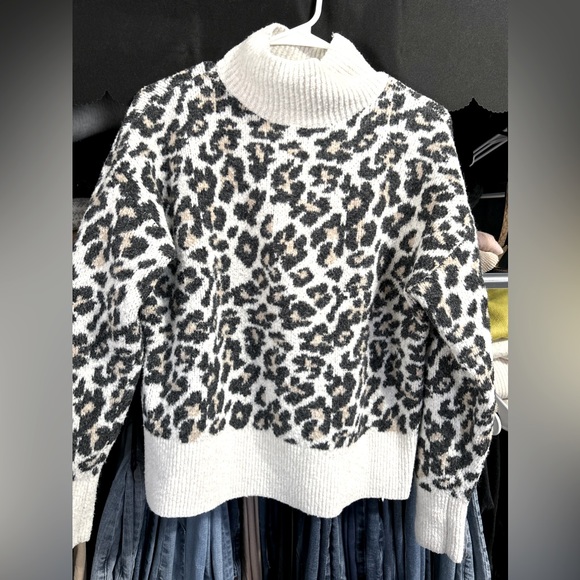 Women’s LOFT Leopard Print Mock Neck Sweater - Picture 1 of 7